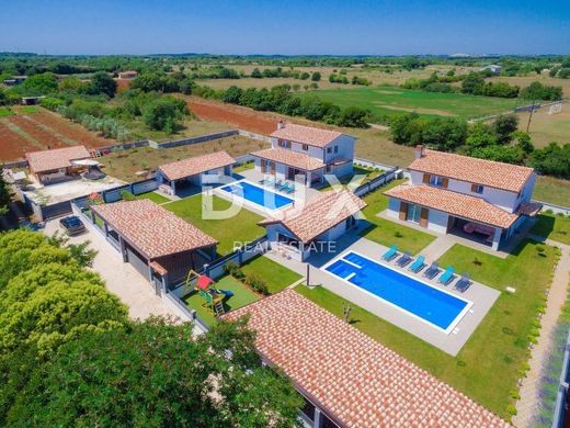 Luxury home in Ližnjan, Ližnjan-Lisignano