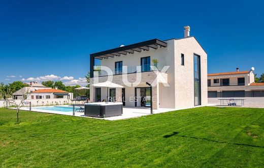 Casa di lusso a Albona, Grad Labin