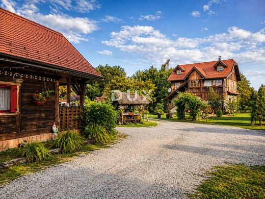 Terrain à Karlovac, Grad Karlovac