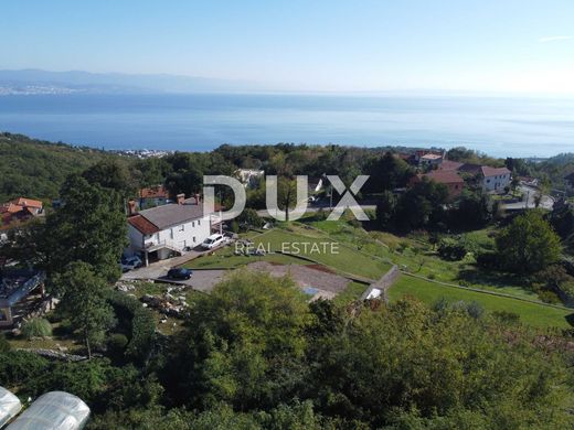 Grond in Opatija, Grad Opatija