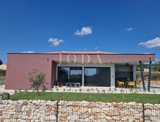 Luxury home in Tinjan, Istria