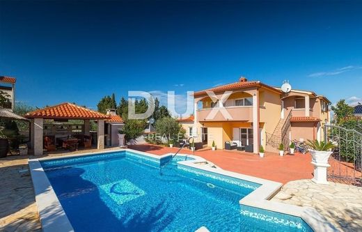 Πολυτελή κατοικία σε Pula, Grad Pula