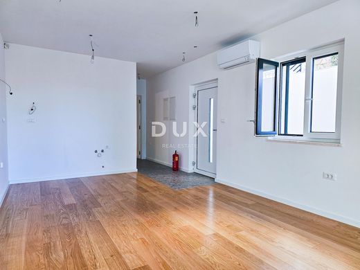 Apartment / Etagenwohnung in Mali Lošinj, Primorsko-Goranska