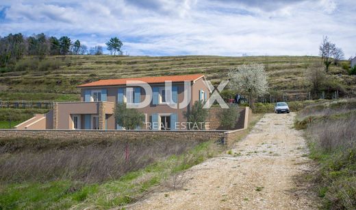 Luksusowy dom w Buje, Grad Buje