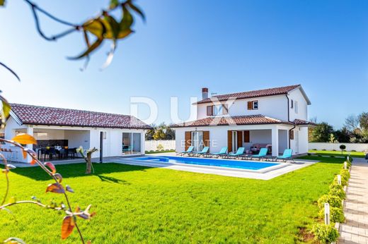 Luxury home in Ližnjan, Ližnjan-Lisignano