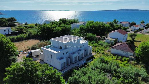 Apartment / Etagenwohnung in Privlaka, Zadar