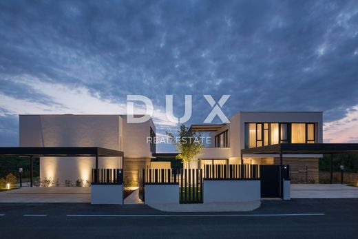 Luxe woning in Bale, Bale-Valle