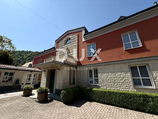 Luxury home for sale in Samobor