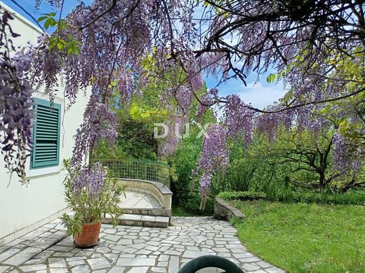 Luxury home in Matulji, Primorsko-Goranska