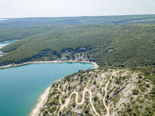 Land in Marčana, Istria