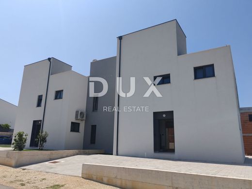 Casa de lujo en Vrsi, Zadar