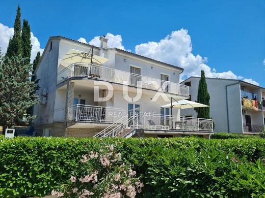 Casa di lusso a Cirquenizza, Grad Crikvenica