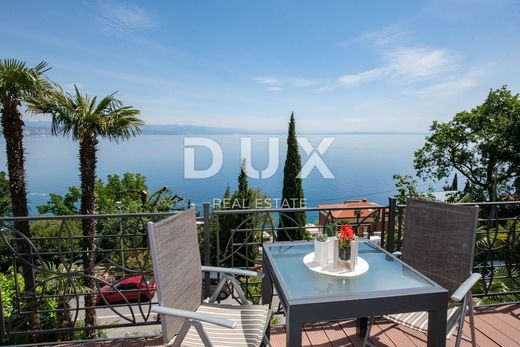 Apartment / Etagenwohnung in Opatija, Grad Opatija
