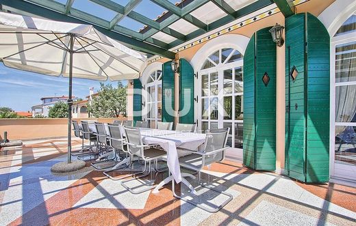 Casa di lusso a Parenzo, Grad Poreč