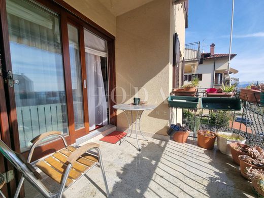 Daire Opatija, Grad Opatija