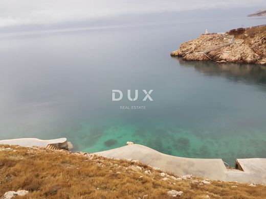 Teren w Vrbnik, Primorsko-Goranska