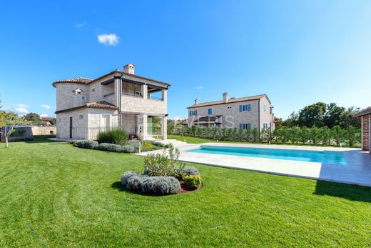 Luxury home for sale in Tinjan