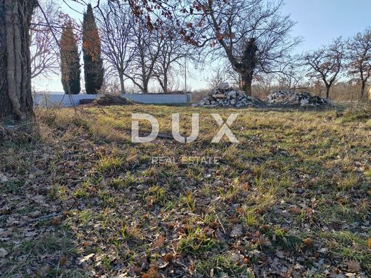 Land for sale in Kanfanar