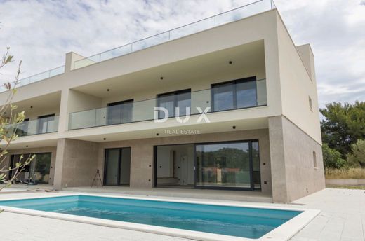 Luxury home in Pakoštane, Zadar