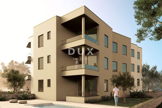 Daire Tribunj, Sibenik-Knin