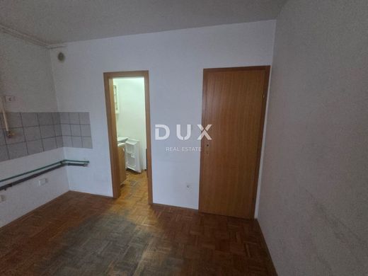 Appartamento a Pola, Grad Pula