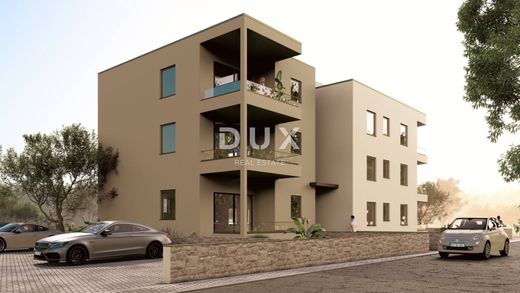 Daire Tribunj, Sibenik-Knin