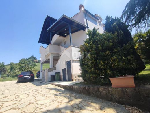 Luxury home in Cerovlje, Istria