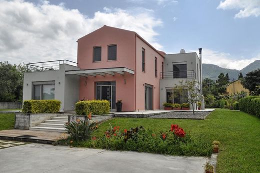Villa a Corfù, Nomós Kerkýras