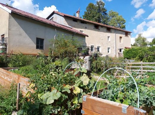 Luxury home in Septmoncel, Jura