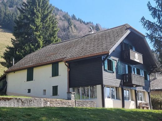 Luxus-Haus in Villard-sur-Chamby, Riviera-Pays-d'Enhaut District
