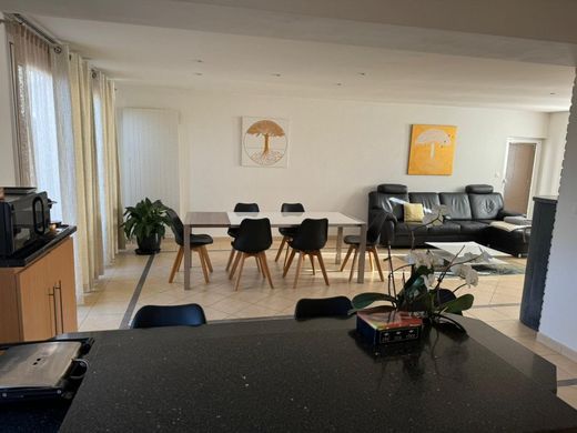 Appartement à La Sarraz, Morges District