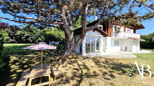 Luxus-Haus in Le Vaud, Nyon District