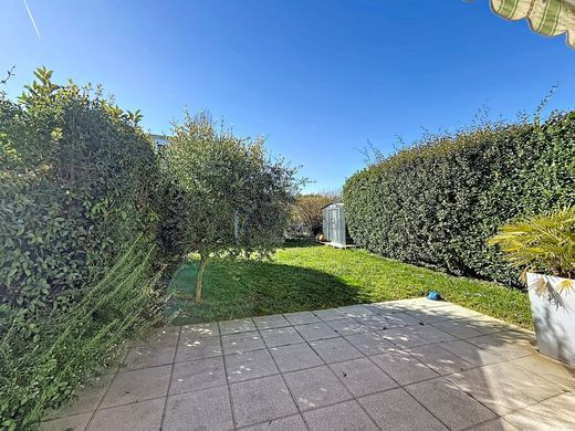 Элитный дом, Founex, Nyon District