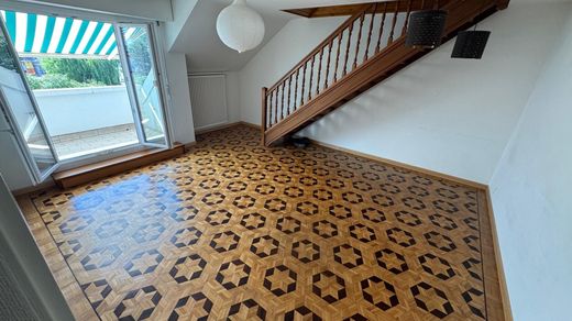 Apartment / Etagenwohnung in La Croix-de-Rozon, Genève