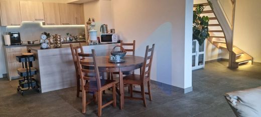 Apartment / Etagenwohnung in Le Château-de-Ste-Croix, Jura-Nord vaudois District