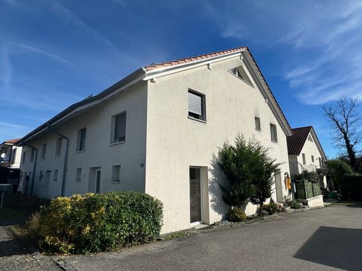 Villa in Luins, Nyon District