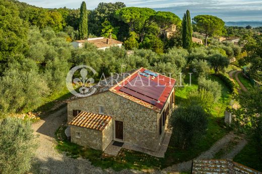 Rural or Farmhouse in Monteriggioni, Province of Siena