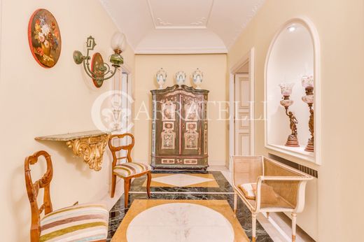 Apartment / Etagenwohnung in Rom, Latium