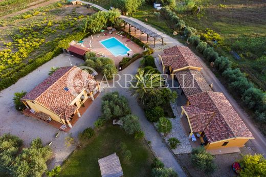 Casa rural / Casa de pueblo en Olmedo, Provincia di Sassari