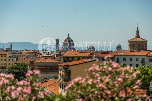 بنتهاوس ﻓﻲ فلورنسا
, Province of Florence