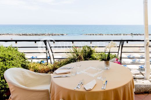 Otel Formia, Latina ilçesinde