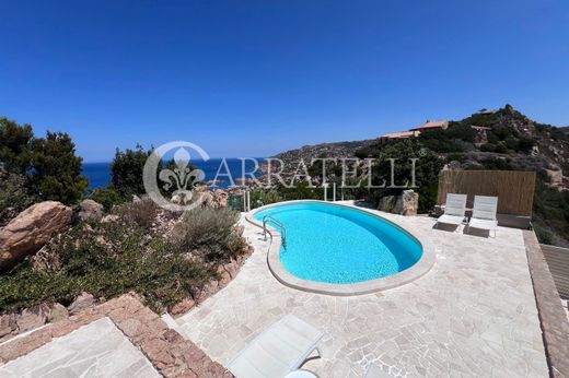 Villa a Trinità d'Agultu e Vignola, Sassari