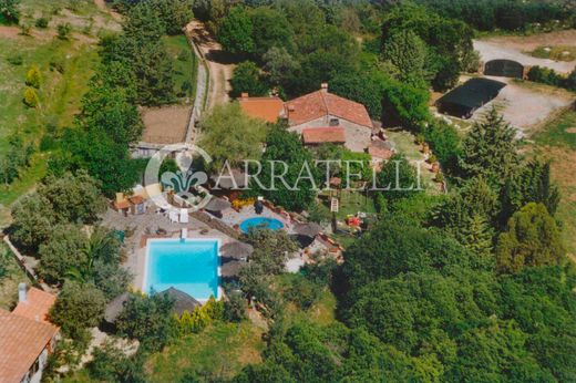 ﻣﻨﺰﻝ ﺭﻳﻔﻲ/ ﺑﻴﺖ ﻤﺰﺭﻋﺔ ﻓﻲ Forni di Gavorrano, Provincia di Grosseto