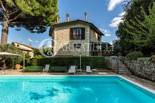 Villa in Cetona, Province of Siena