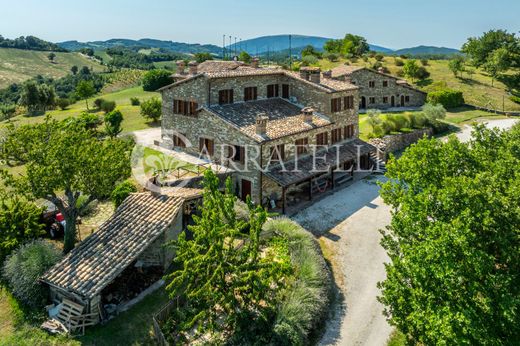 Rural or Farmhouse in Valfabbrica, Provincia di Perugia