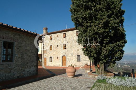 ﻣﻨﺰﻝ ﺭﻳﻔﻲ/ ﺑﻴﺖ ﻤﺰﺭﻋﺔ ﻓﻲ Quarrata, Provincia di Pistoia