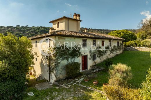 Villa a Rignano sull'Arno, Firenze