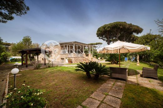 Villa a San Felice Circeo, Latina