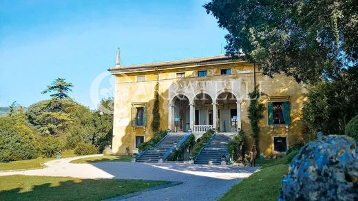 Villa in Verona, Provincia di Verona