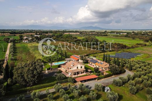Rural or Farmhouse in Grosseto, Provincia di Grosseto